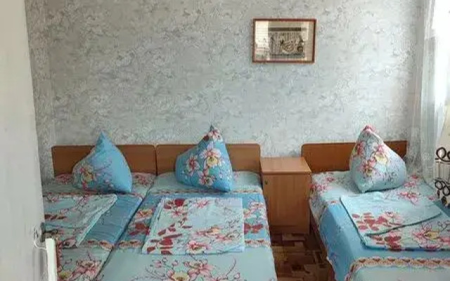 Pod palmoj