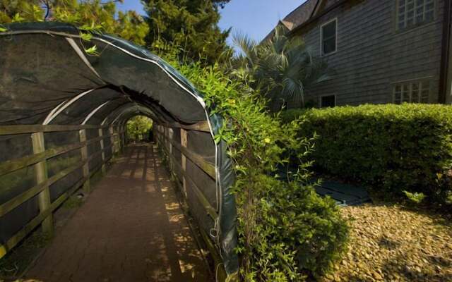 Courtyard Villas on Silver Lake Harbor