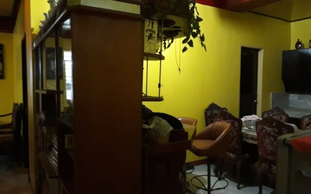 Jack & Claud Bed & Breakfast Guest House