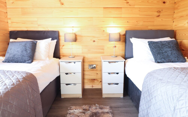 Bacheiddon Log Cabin