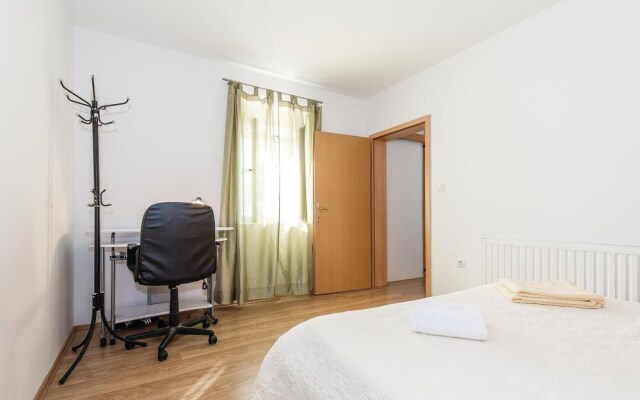 Beautiful Home in Primosten With Wifi and 4 Bedrooms