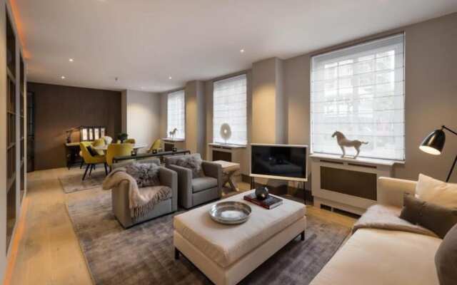 4-bedroom Apartment in the Heart of Chelsea