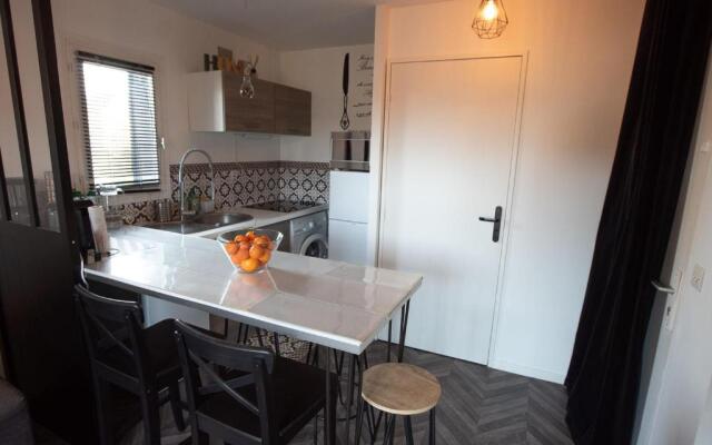 Flat With Balcony 7min From The Beach