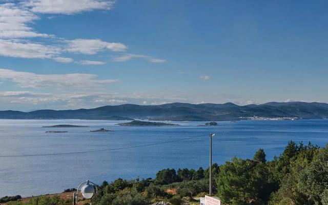 Awesome Home in Postup With Wifi and 5 Bedrooms