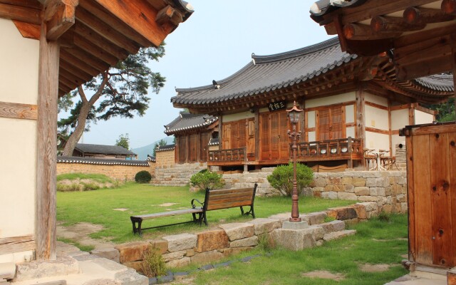 Ongye jongtaek Hanok