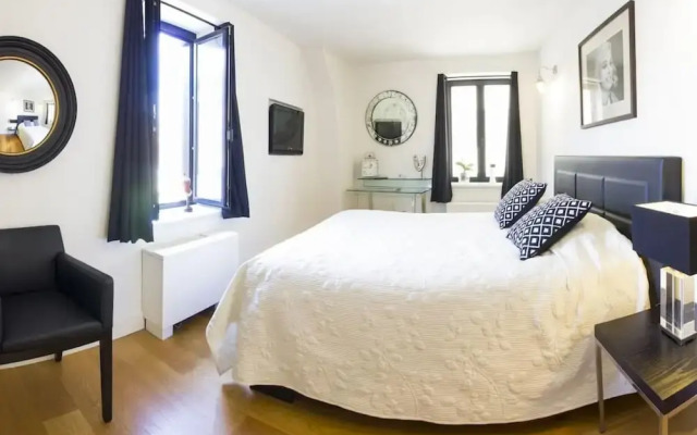 Brussels - Louise Stephanie IV D