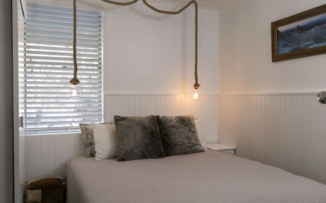 Feathertop Alpine Lodge