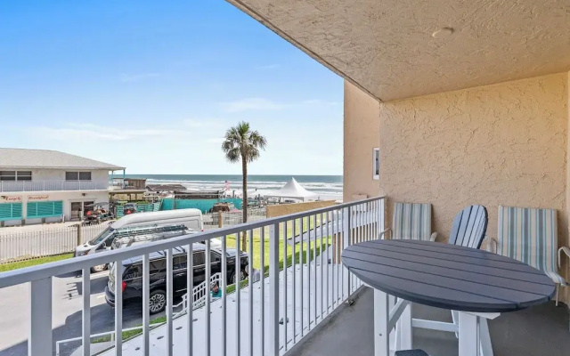 Oceania Beach Club 207