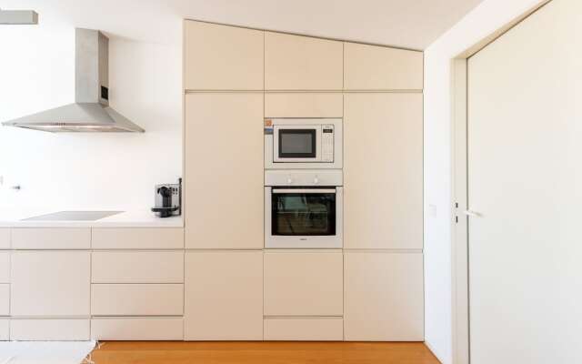 Lovely Apartment With Swimming Pool in Apúlia