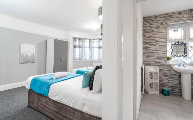 Family Home With Garden in Prime Birmingham Location