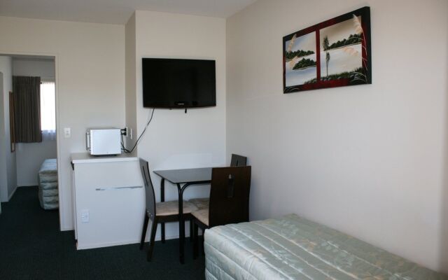 88 Wallace Court Motel
