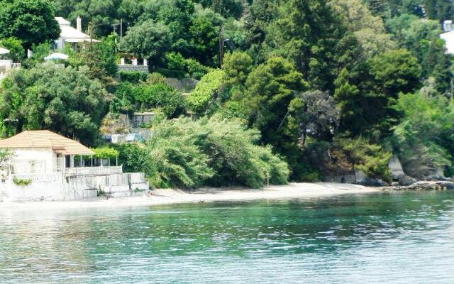Apostolos & Eleni Family Apartments