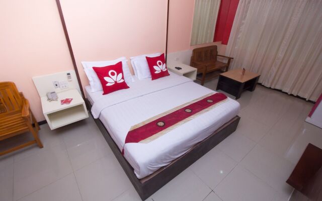 ZEN Rooms Surasak 1