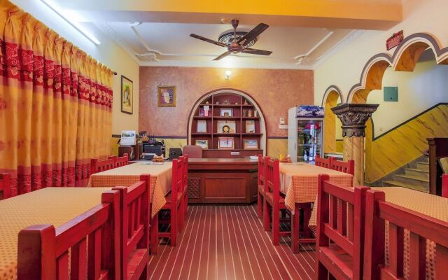 Oyo 403 Hotel Paradise Inn