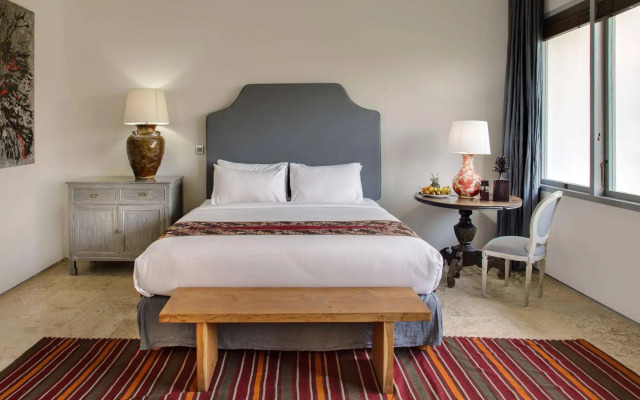 Room & Vespa Suite 2