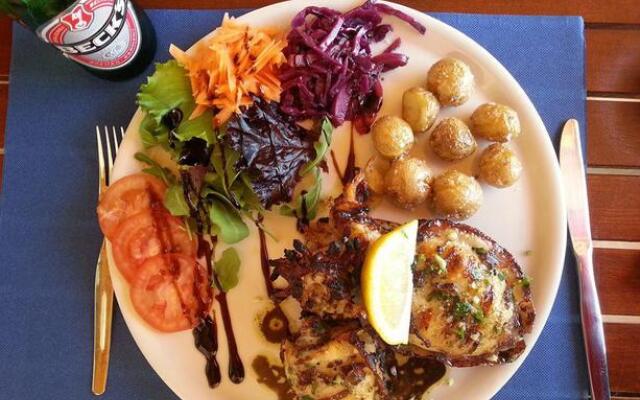 Vale Figueiras Surf Camp & Resort