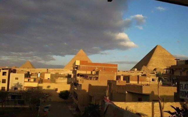 Abo Stait Pyramid View Homestay