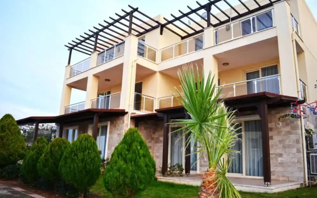 1 Bedroom Apartment Sea View 5 by Likya Global