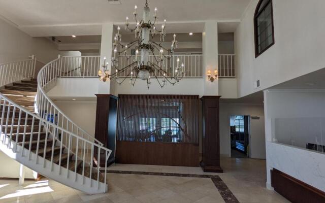 Brookhurst Plaza Inn