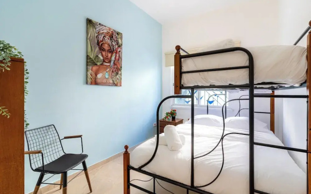 Nala - 2 Bedroom Apt & Patio in Larnaca