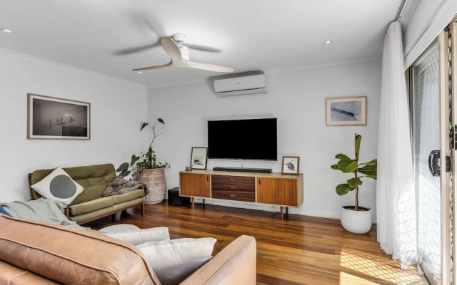 Kirra Shores Coastal Hideaway