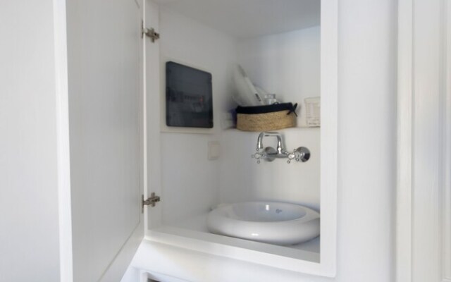 Villa Aerie - Sweeping Sea Views, Eclectic Style by Villarentalsgr