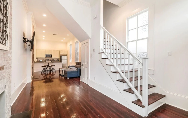 Residences Du Carondelet by Hosteeva