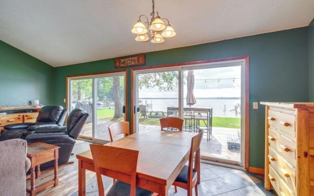 Kalkaska Retreat: Private Hot Tub, Dock, Fireplace