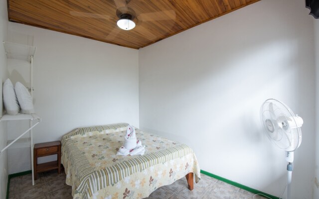 Apartamentos QR La Fortuna - Adults Only