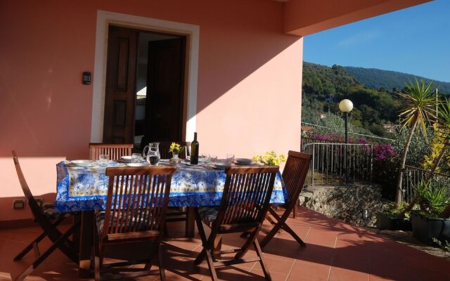 Quaint Holiday Home in Lerici With Fenced Garden