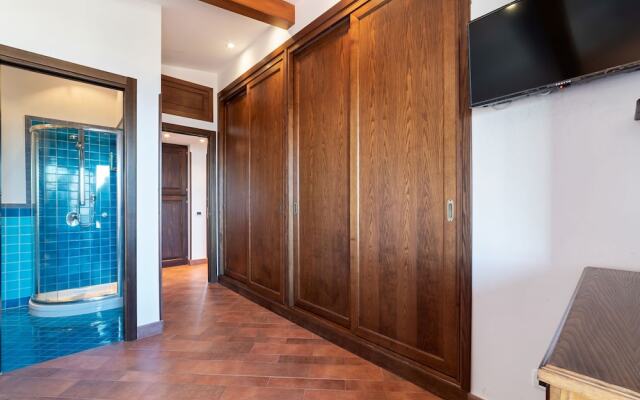 Lovely Holiday Home in Massa Lubrense With Whirlpool