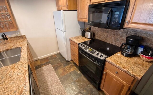 #305 Vail International