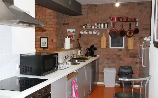 Captivating 2-bed Apartment in Liverpool