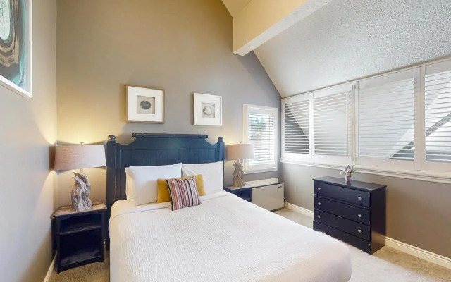 Lofted Rustic Chalet @ Blue Mountain