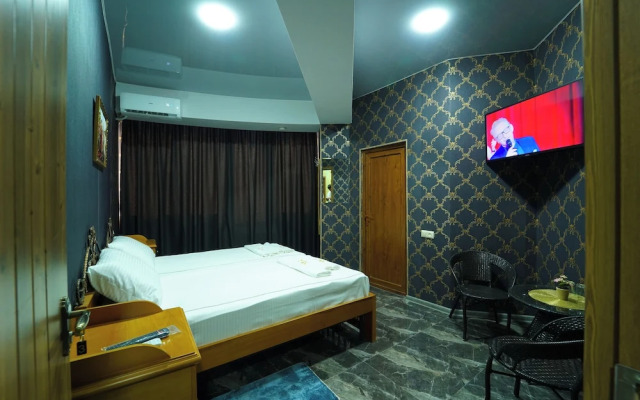 West Star Hotel