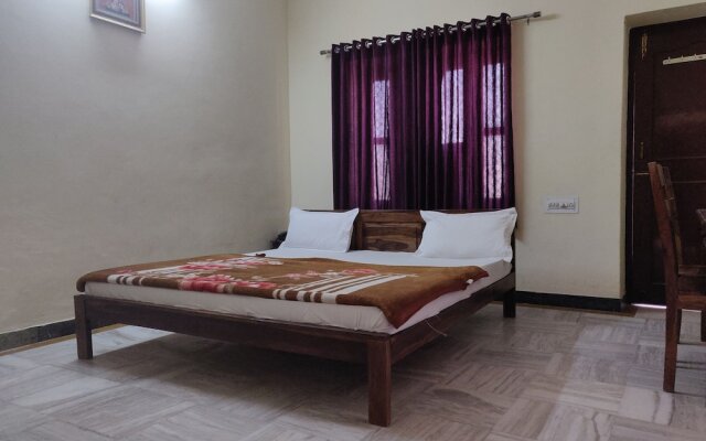 Hotel Leela Nikunj