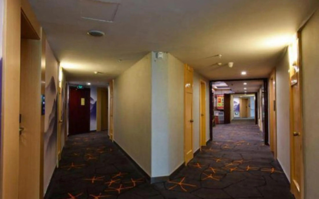 Kaili New Century Hotel (Grand Cross of International Trade Shopping Center)
