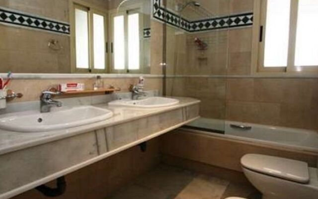 Apartamentos Fuente Aloha