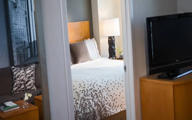 Renaissance Chicago O'Hare Suites Hotel