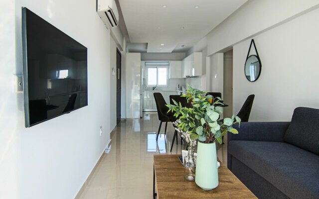 Phaedrus Living: Seaside Luxury Flat Lighthouse 65