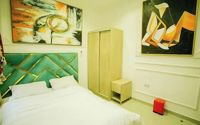 Zinq Bridge Aparments