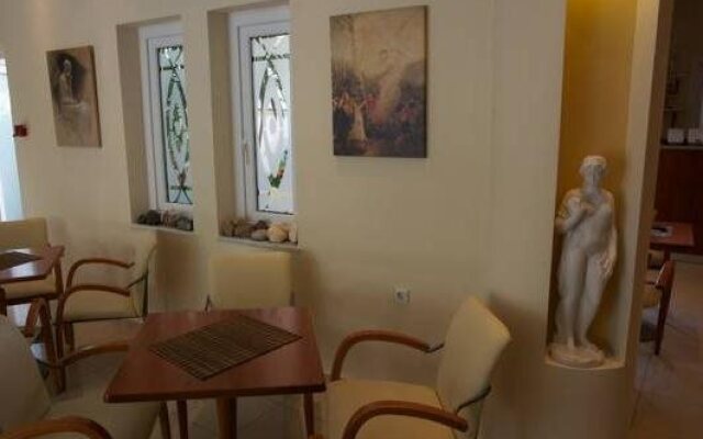 Efstratios Hotel