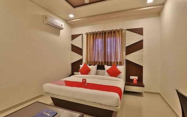 OYO 11750 Hotel Starz