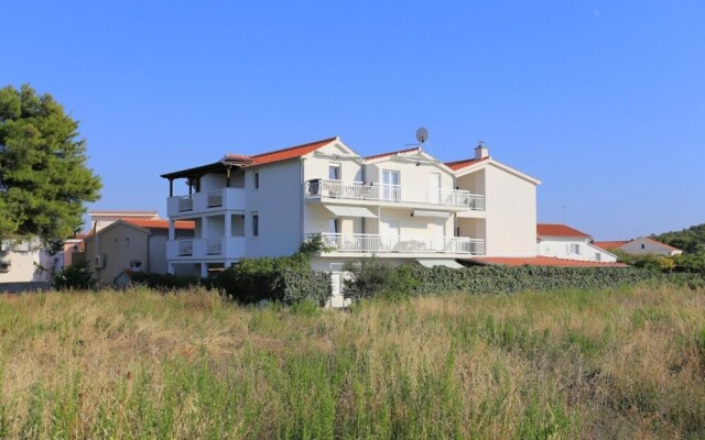 Lias - With Restaurant - A3