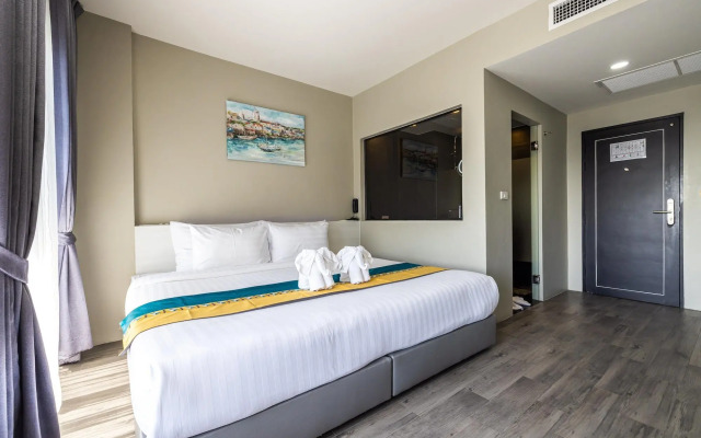 Kana Triple L Hotel