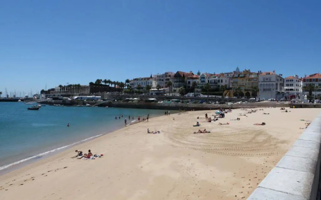 Fashionable and Modern Apartment - Cascais