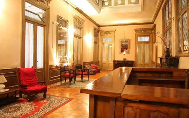 Hotel Reina