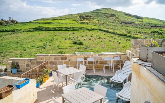 Ta' Pinu B&B