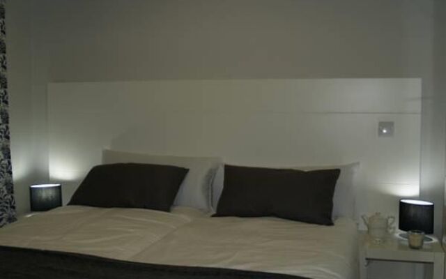 8 Rooms Madrid