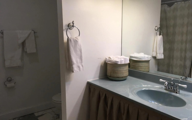 Colts Neck Inn Hotel